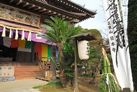綺麗な本堂前